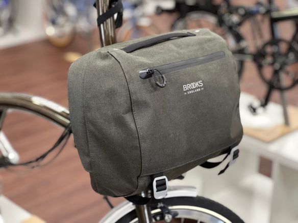 Brooks Scape Compact Fronttasche mud green inkl. Brompton Adapter